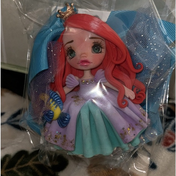 Handmade Bows Disney, Pixar assorted Characters, colors, clay, light weight - Picture 3 of 10